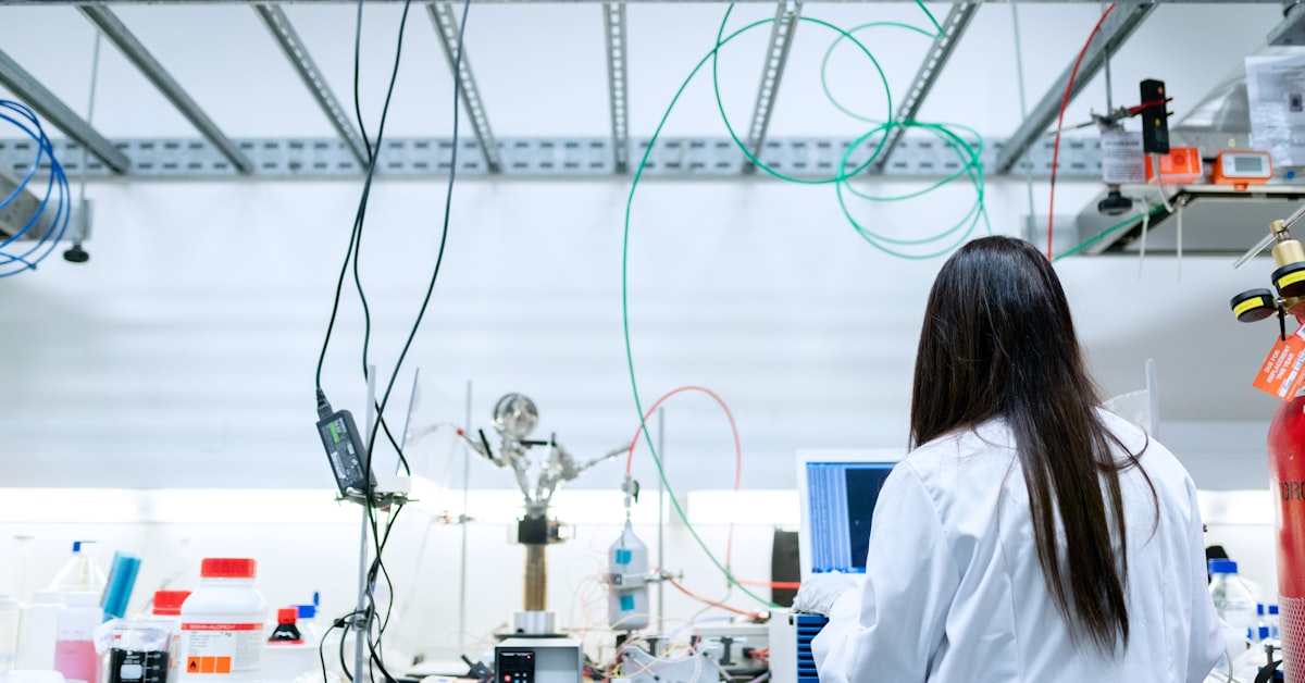 Chemistry laboratory testing for formaldehyde in textile fabric per EU RSL requirements